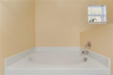 432 NW Raymond Lane Port St Lucie FL 34983