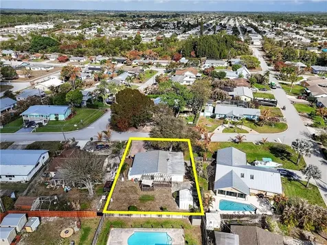7408 SE Bruce Terrace Hobe Sound FL 33455