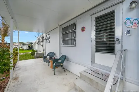 608 Garden View Way NE Jensen Beach FL 34957