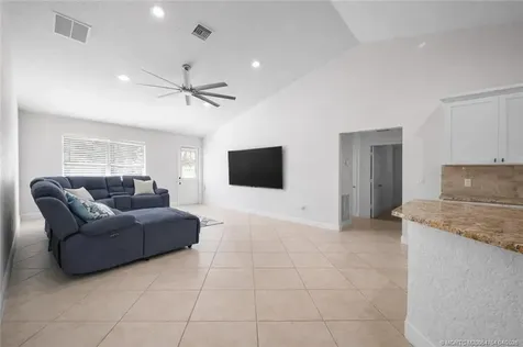 870 SW Mccoy Avenue Port St Lucie FL 34953
