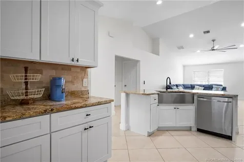 870 SW Mccoy Avenue Port St Lucie FL 34953