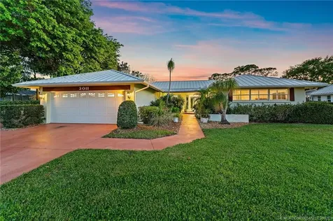 3011 SE Fairway W Stuart FL 34997
