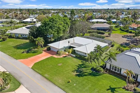 3011 SE Fairway W Stuart FL 34997