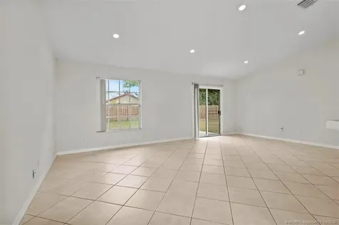517 SW College Park Road Port St Lucie FL 34953