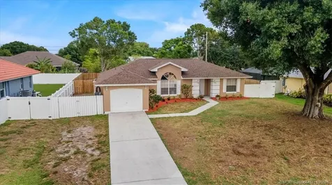 517 SW College Park Road Port St Lucie FL 34953