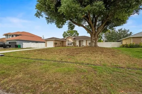 517 SW College Park Road Port St Lucie FL 34953