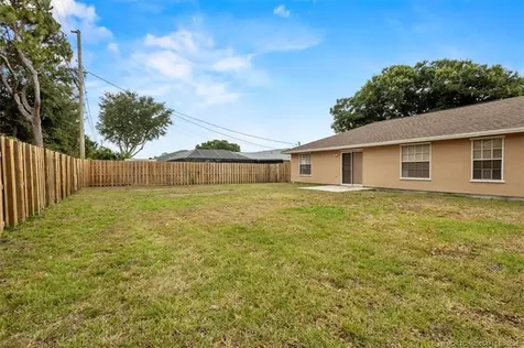 517 SW College Park Road Port St Lucie FL 34953