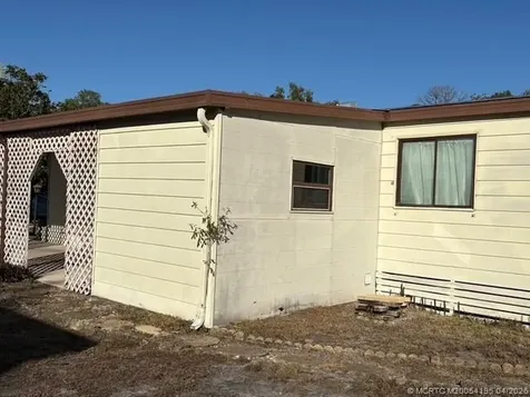 2592 SW Thunderbird Trail Stuart FL 34997