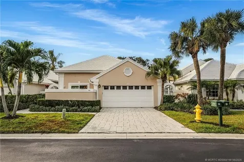 58 Windsor Lane Palm Beach Gardens FL 33418