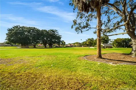 58 Windsor Lane Palm Beach Gardens FL 33418