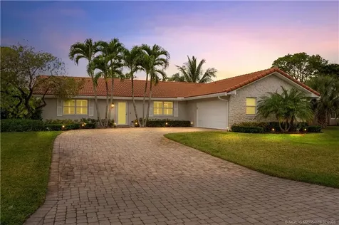 3952 SE Fairway W Stuart FL 34997