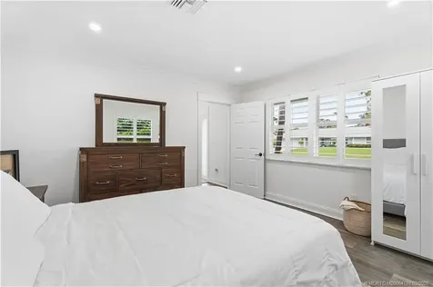 3952 SE Fairway W Stuart FL 34997