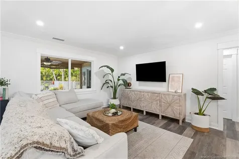 3952 SE Fairway W Stuart FL 34997