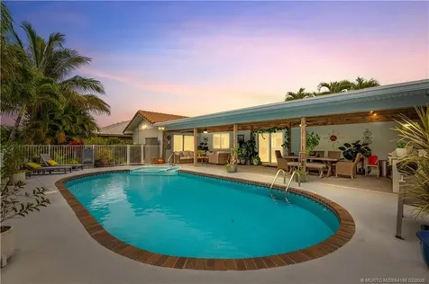 3952 SE Fairway W Stuart FL 34997