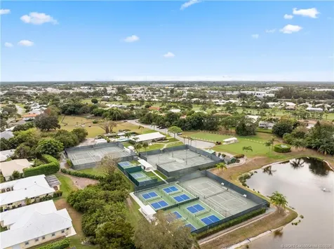 3952 SE Fairway W Stuart FL 34997