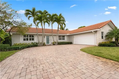 3952 SE Fairway W Stuart FL 34997