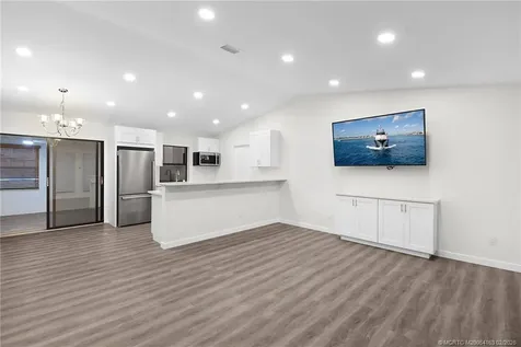 981 SW Bay State Road Port St Lucie FL 34953