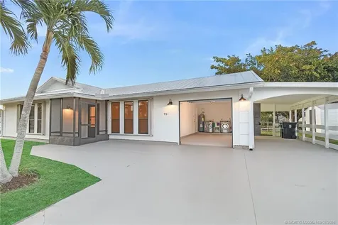 981 SW Bay State Road Port St Lucie FL 34953