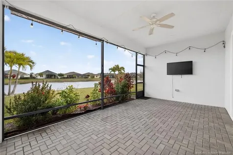 607 SE Mulberry Way Port St Lucie FL 34984