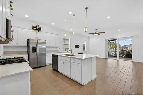 607 SE Mulberry Way Port St Lucie FL 34984