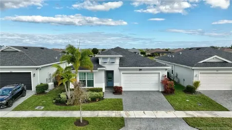 607 SE Mulberry Way Port St Lucie FL 34984