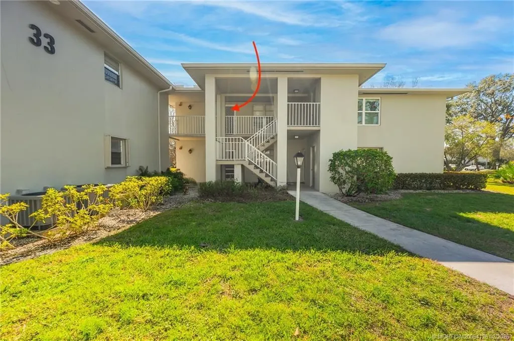 33 Lake Vista Trail Port St Lucie FL 34952