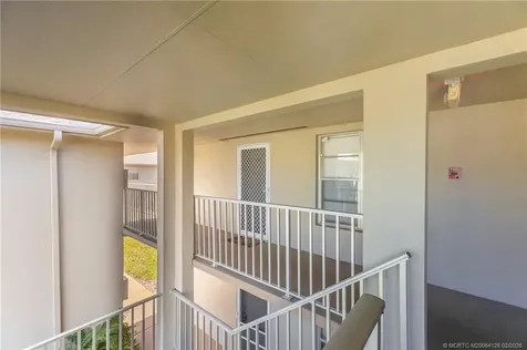 33 Lake Vista Trail Port St Lucie FL 34952