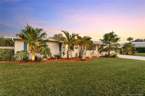 8905 SW Cherry Lane Stuart FL 34997