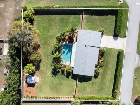 8905 SW Cherry Lane Stuart FL 34997