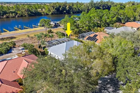 8888 SW Fishermans Wharf Drive Stuart FL 34997