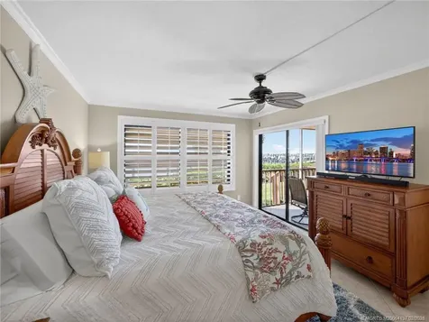 4680 NE Sandpebble Trace Stuart FL 34996
