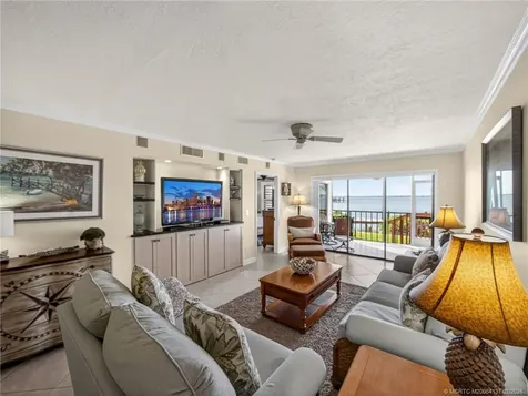 4680 NE Sandpebble Trace Stuart FL 34996