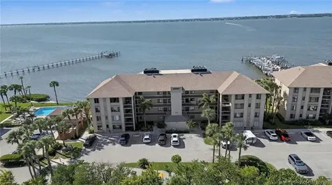 4680 NE Sandpebble Trace Stuart FL 34996