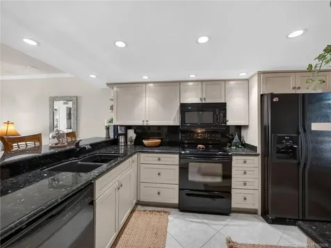 4680 NE Sandpebble Trace Stuart FL 34996
