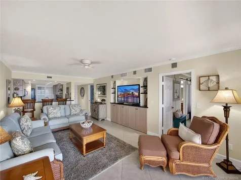 4680 NE Sandpebble Trace Stuart FL 34996