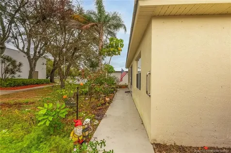 8 Santa Maria Court Port St Lucie FL 34952