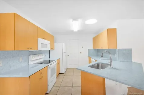 8 Santa Maria Court Port St Lucie FL 34952