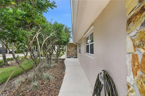 1642 Thumb Point Drive Fort Pierce FL 34949