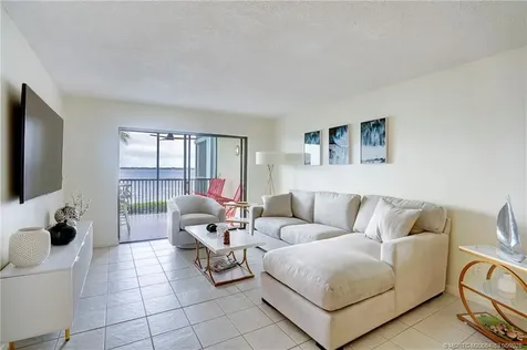 10 NE Plantation Road Stuart FL 34996