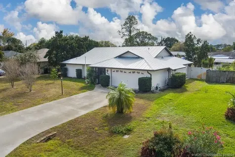 160 SE Duxbury Avenue Port St Lucie FL 34983