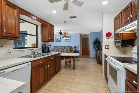 160 SE Duxbury Avenue Port St Lucie FL 34983