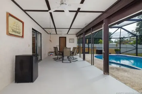 160 SE Duxbury Avenue Port St Lucie FL 34983