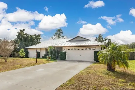 160 SE Duxbury Avenue Port St Lucie FL 34983