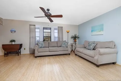160 SE Duxbury Avenue Port St Lucie FL 34983