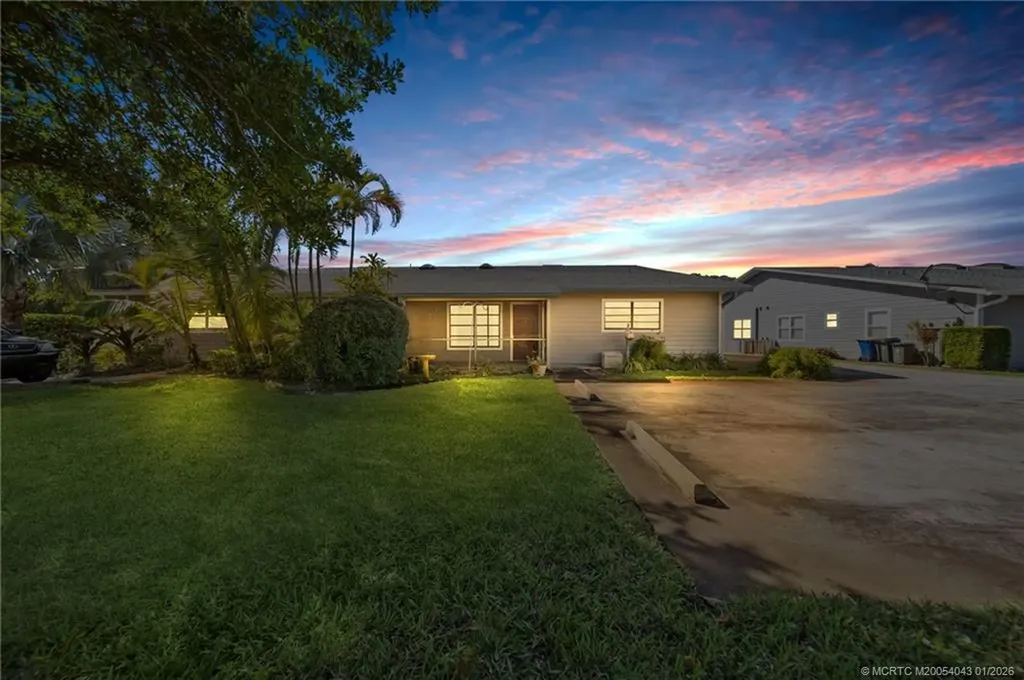 9095 SE Hobe Ridge Avenue Hobe Sound FL 33455