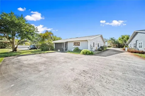 9095 SE Hobe Ridge Avenue Hobe Sound FL 33455