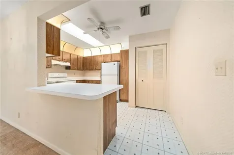 9095 SE Hobe Ridge Avenue Hobe Sound FL 33455