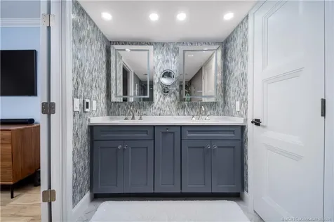 1030 Us 1 Highway North Palm Beach FL 33408