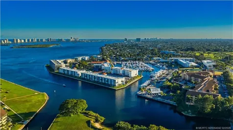 1030 Us 1 Highway North Palm Beach FL 33408