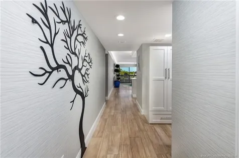 1030 Us 1 Highway North Palm Beach FL 33408